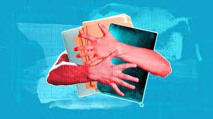 Fenomena Job Hugging: Karyawan Bertahan Meski Tersiksa, Tren Baru Dunia Kerja?